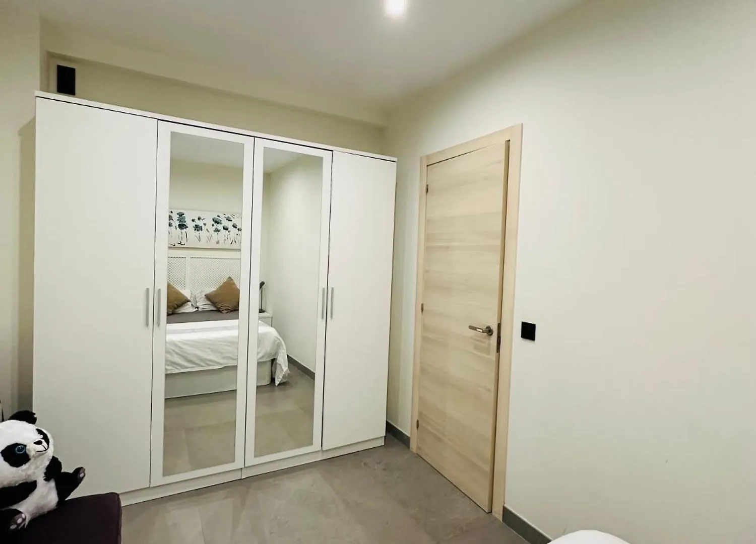 Homestay Private Room In The Central Beach Of Estepona Spain